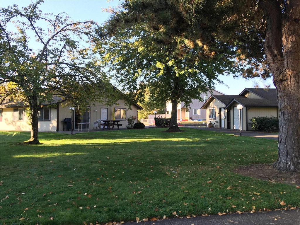 900 N Douglas Ave - Photo 11