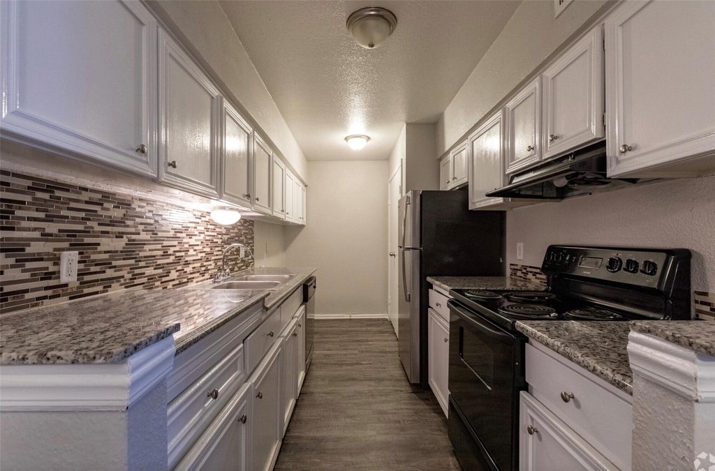 1370 Afton Street - Photo 16