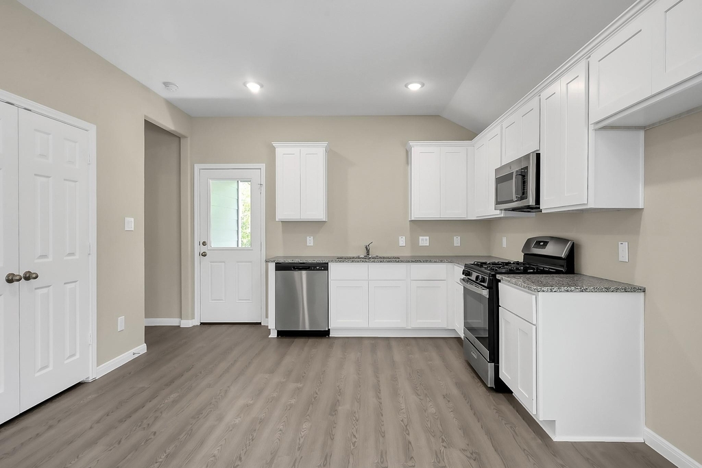 811 Jefferson Avenue - Photo 9