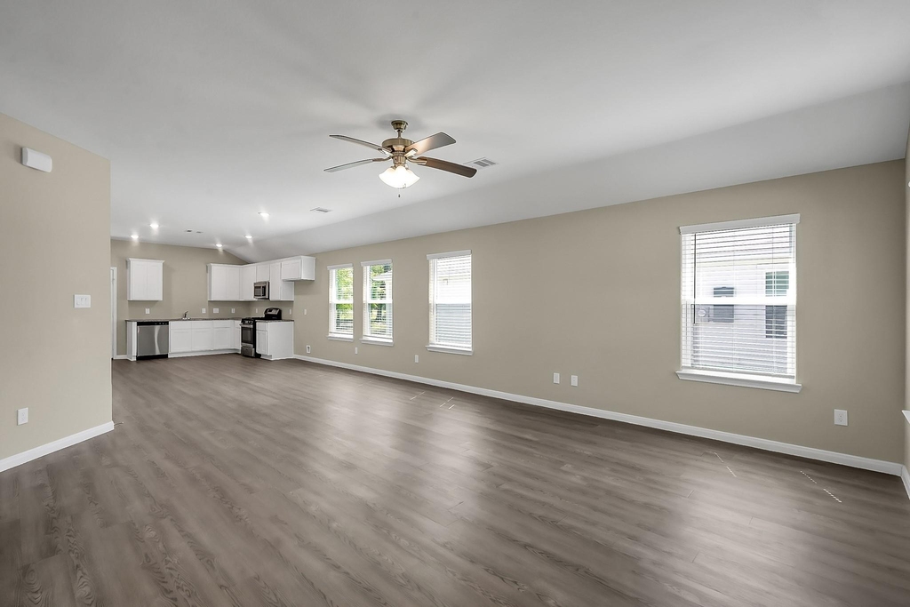811 Jefferson Avenue - Photo 1