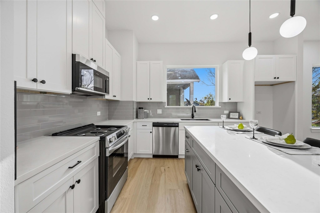 2010 Yates Street - Photo 13