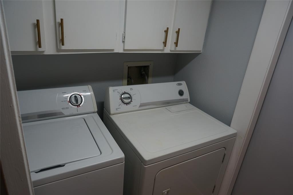 8427 Hearth Dr - Photo 10