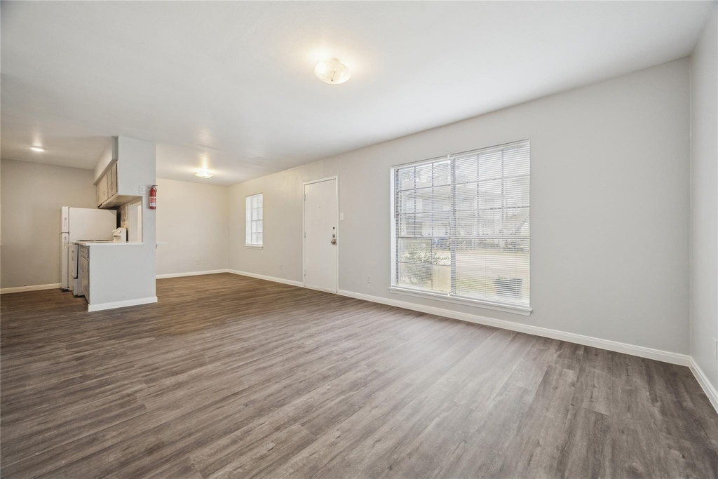 1716 Crownover Road - Photo 2