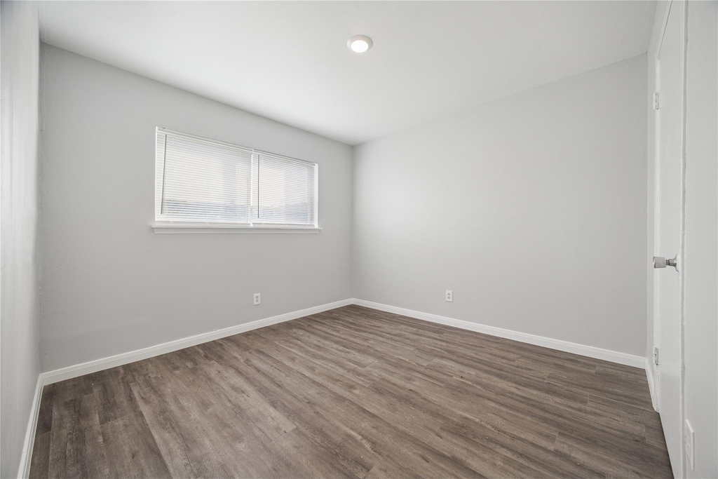 1716 Crownover Road - Photo 6