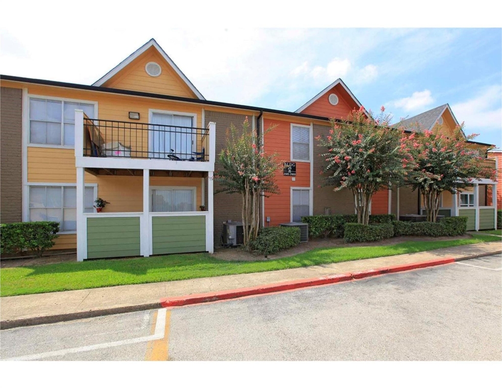 2431 Cypress Creek Parkway - Photo 8