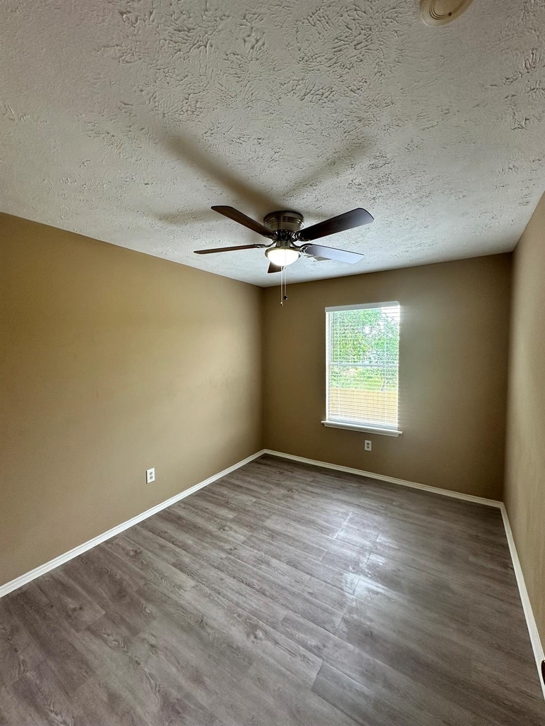6910 Bayou Crest Drive - Photo 12