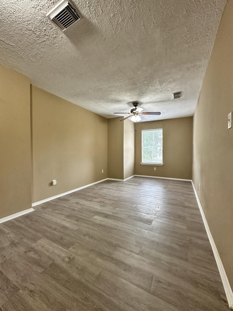 6910 Bayou Crest Drive - Photo 9