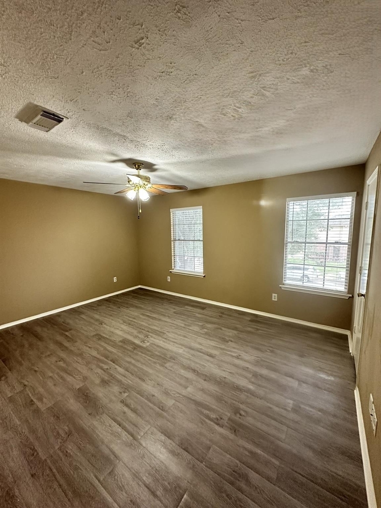 6910 Bayou Crest Drive - Photo 10