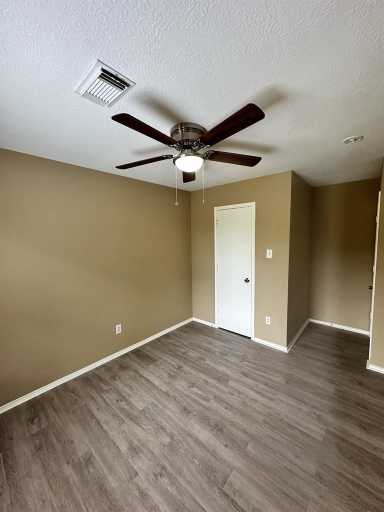 6910 Bayou Crest Drive - Photo 15