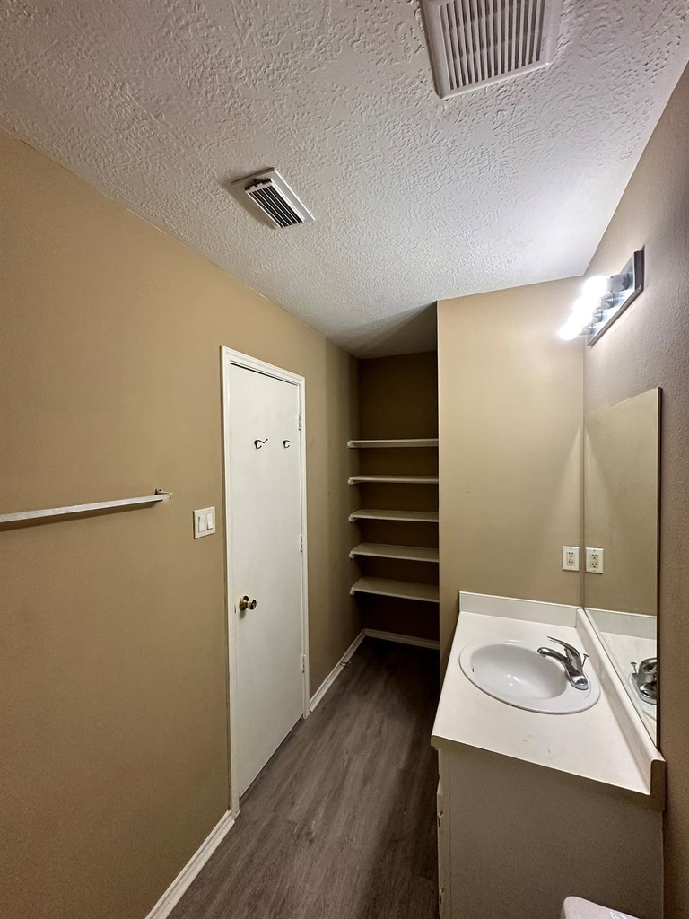 6910 Bayou Crest Drive - Photo 11