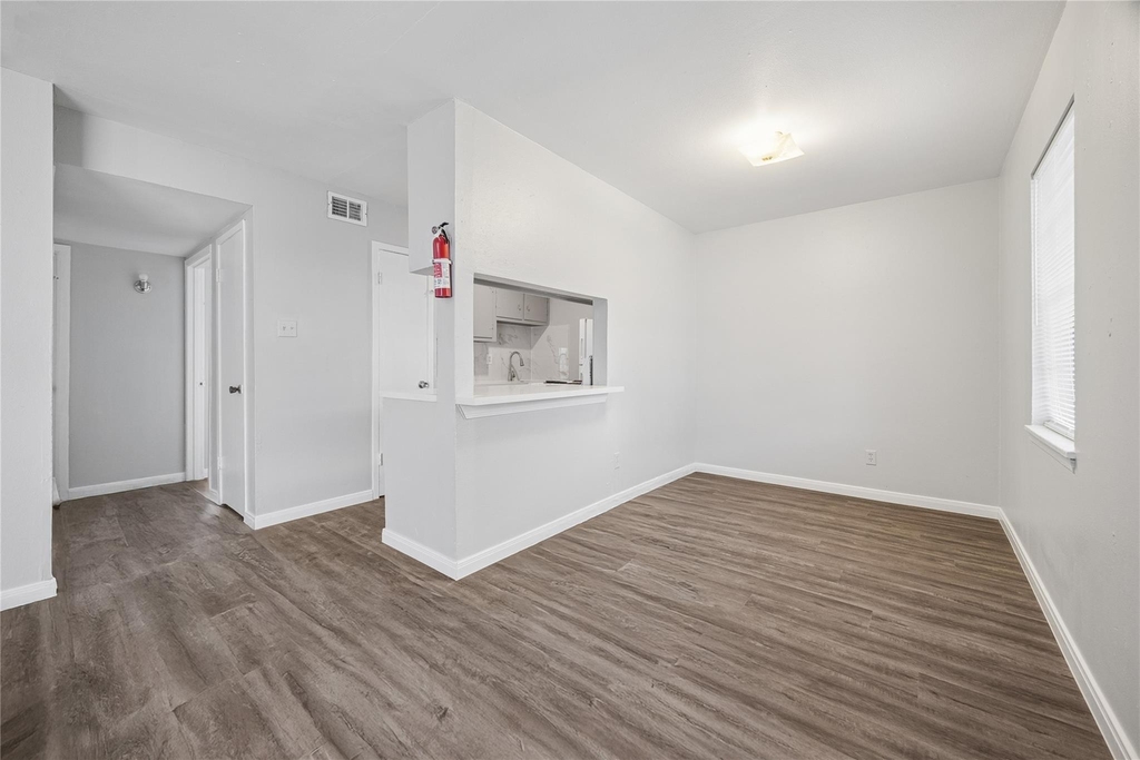 1716 Crownover Road - Photo 3