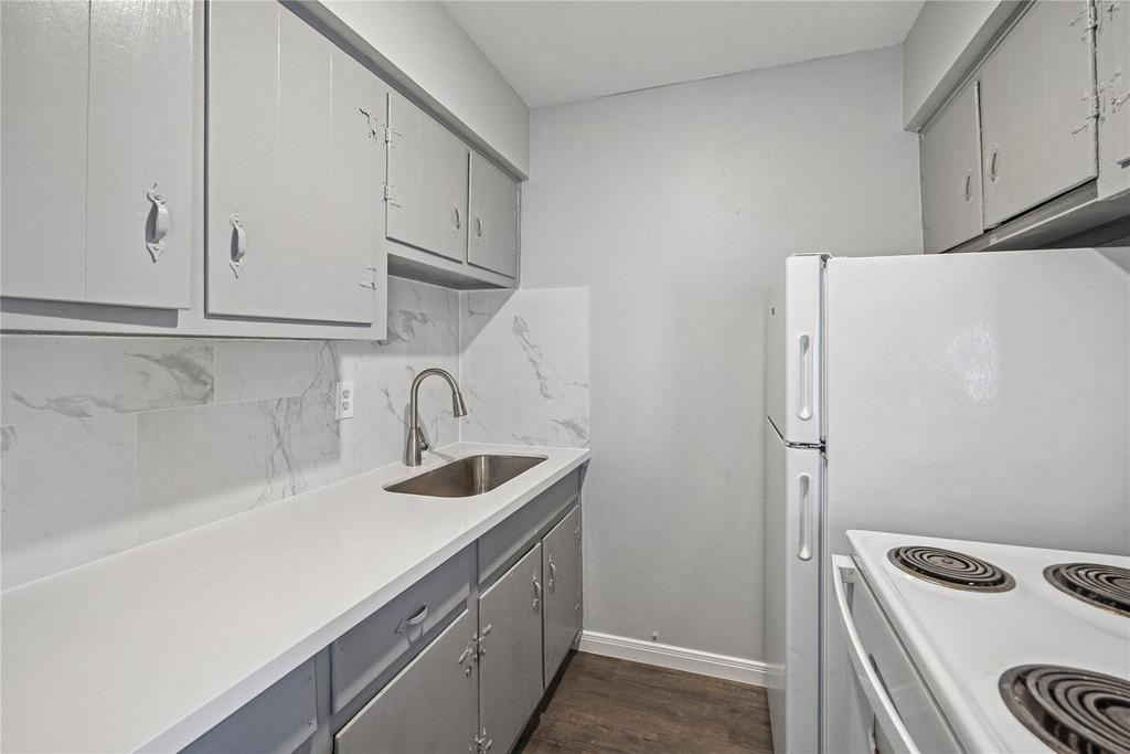 1716 Crownover Road - Photo 6