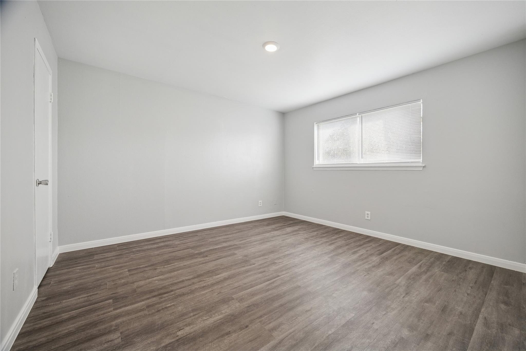 1716 Crownover Road - Photo 8