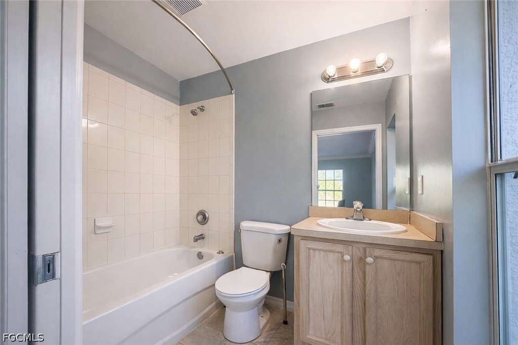 609/611 Hawthorne Avenue S - Photo 1