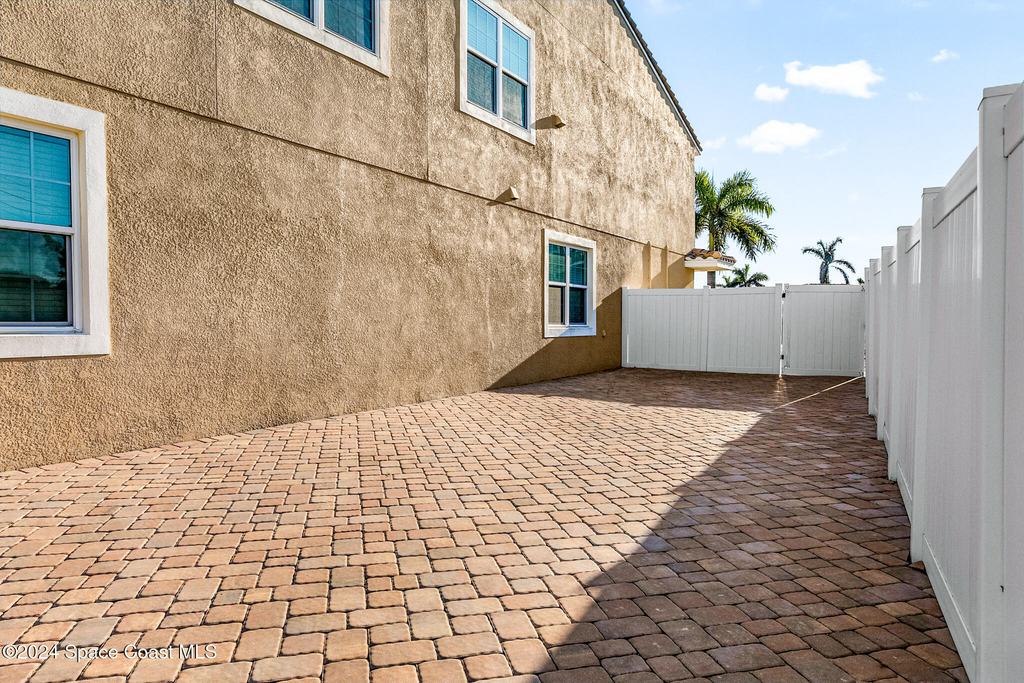 144 Mediterranean Way - Photo 43