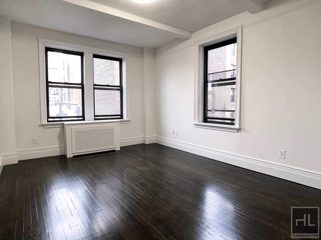 West 68 Street - Photo 0