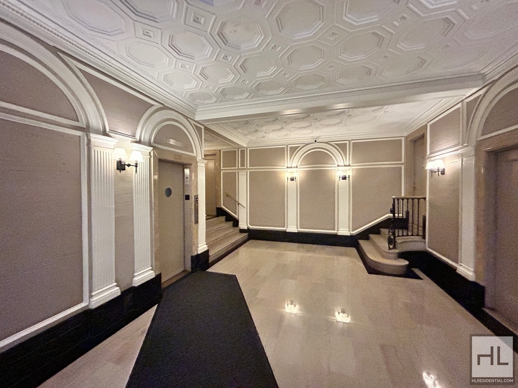 West 68 Street - Photo 7