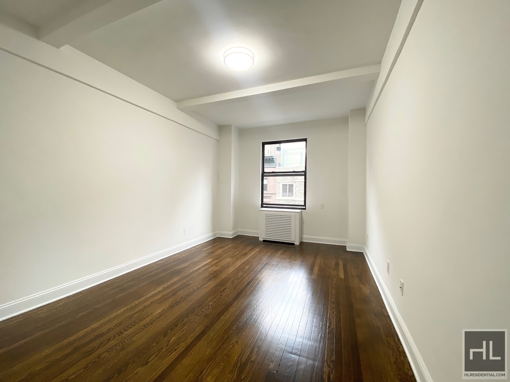 West 68 Street - Photo 2