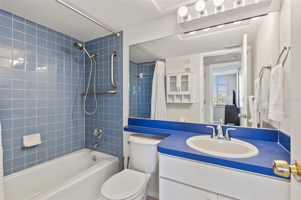 255 Dolphin Point - Photo 14