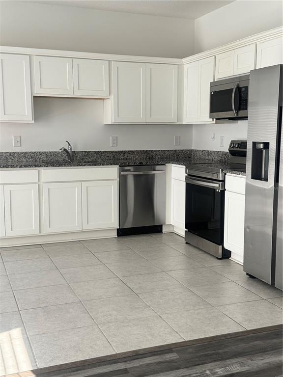 233 Mandovi Street - Photo 14