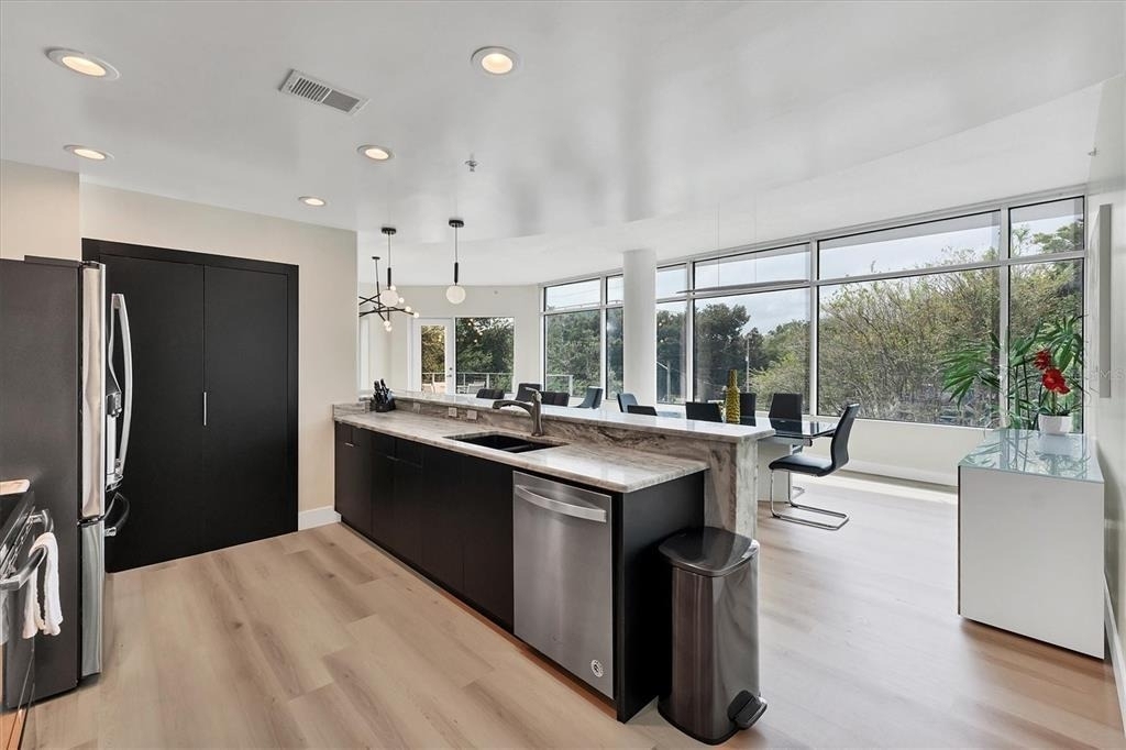 525 E Jackson Street - Photo 14