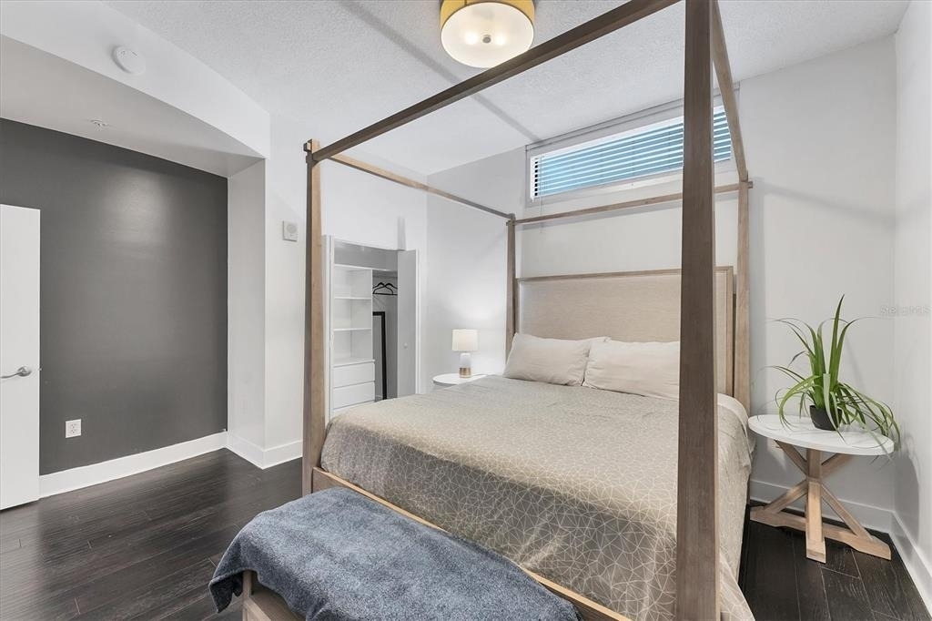 525 E Jackson Street - Photo 25