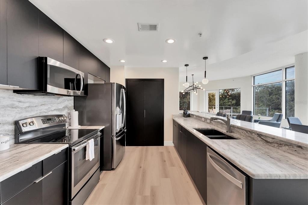 525 E Jackson Street - Photo 13