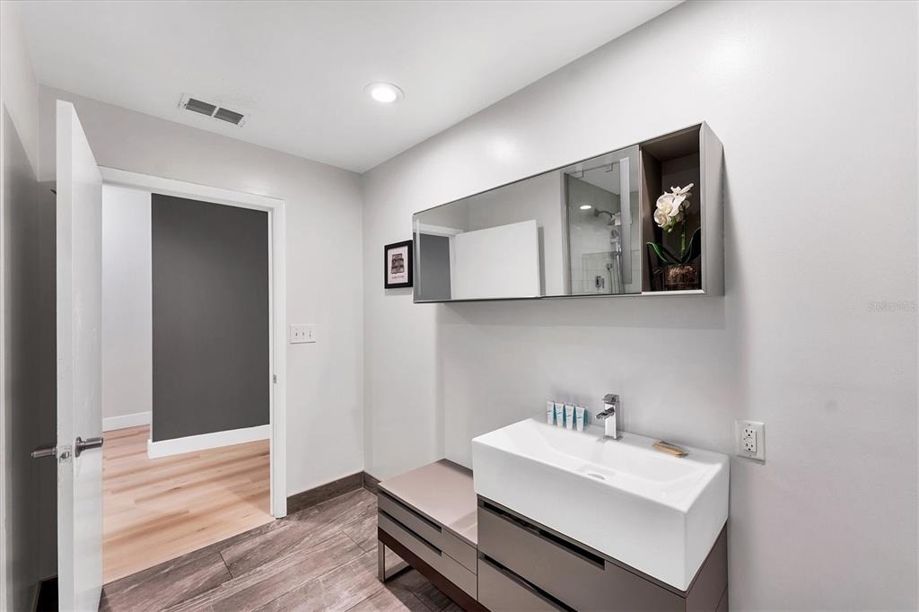 525 E Jackson Street - Photo 28
