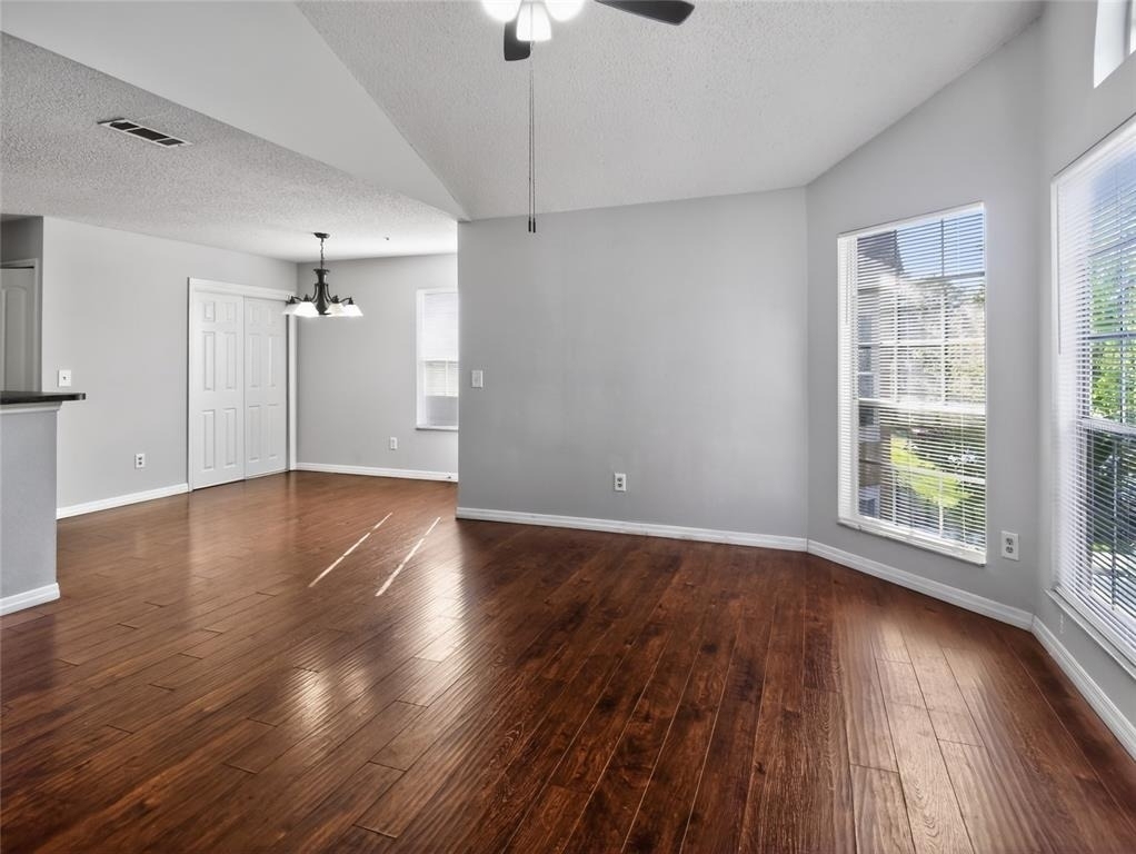 682 Youngstown Parkway - Photo 6