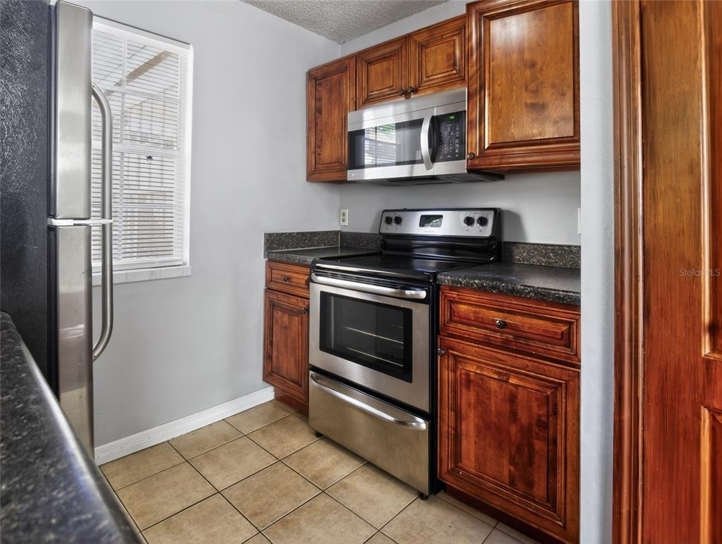 682 Youngstown Parkway - Photo 12