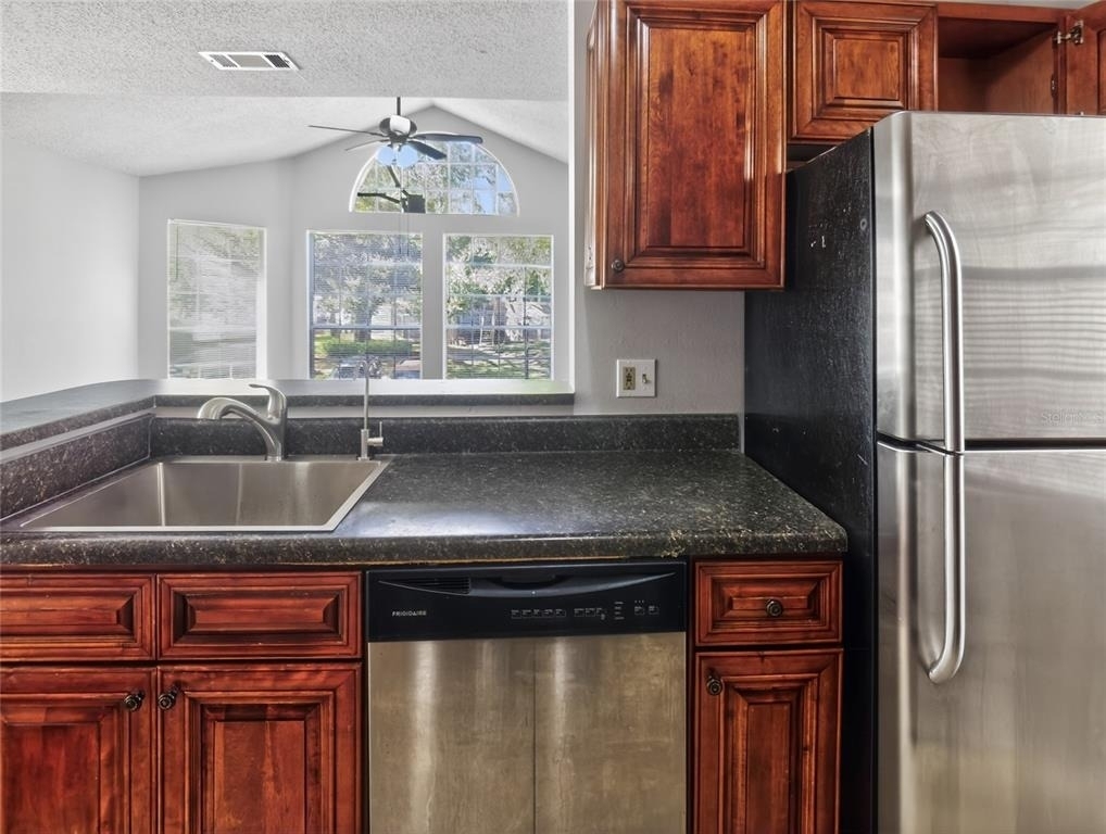 682 Youngstown Parkway - Photo 14