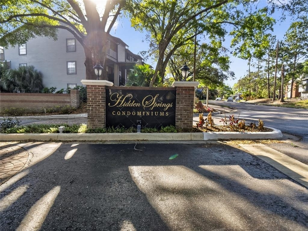 682 Youngstown Parkway - Photo 0