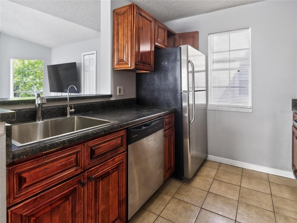 682 Youngstown Parkway - Photo 10