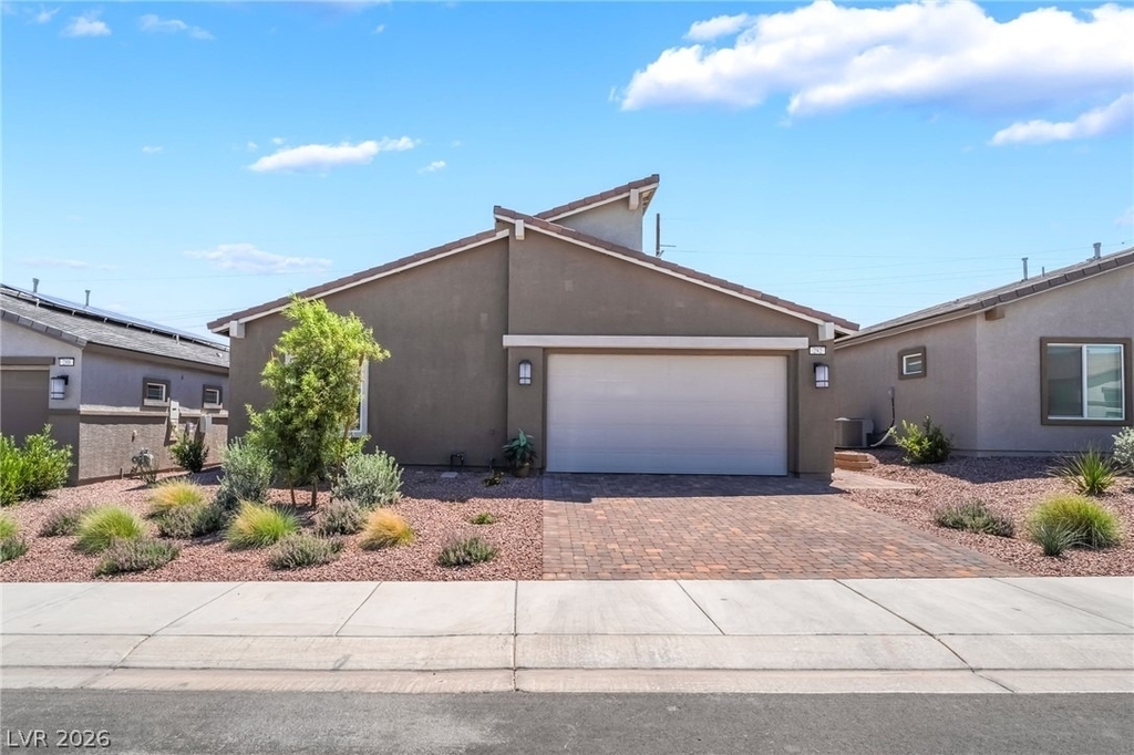 292 Whitney Crest Street - Photo 0