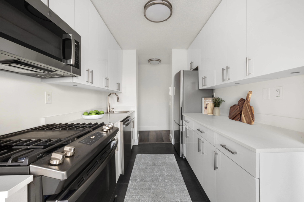 2nd Avenue - Photo 1