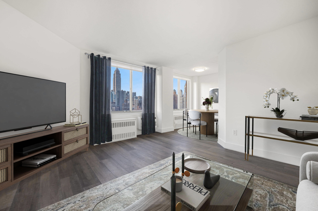 2nd Avenue - Photo 0