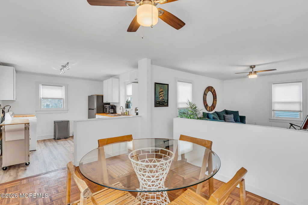 1227 Bay Avenue - Photo 2