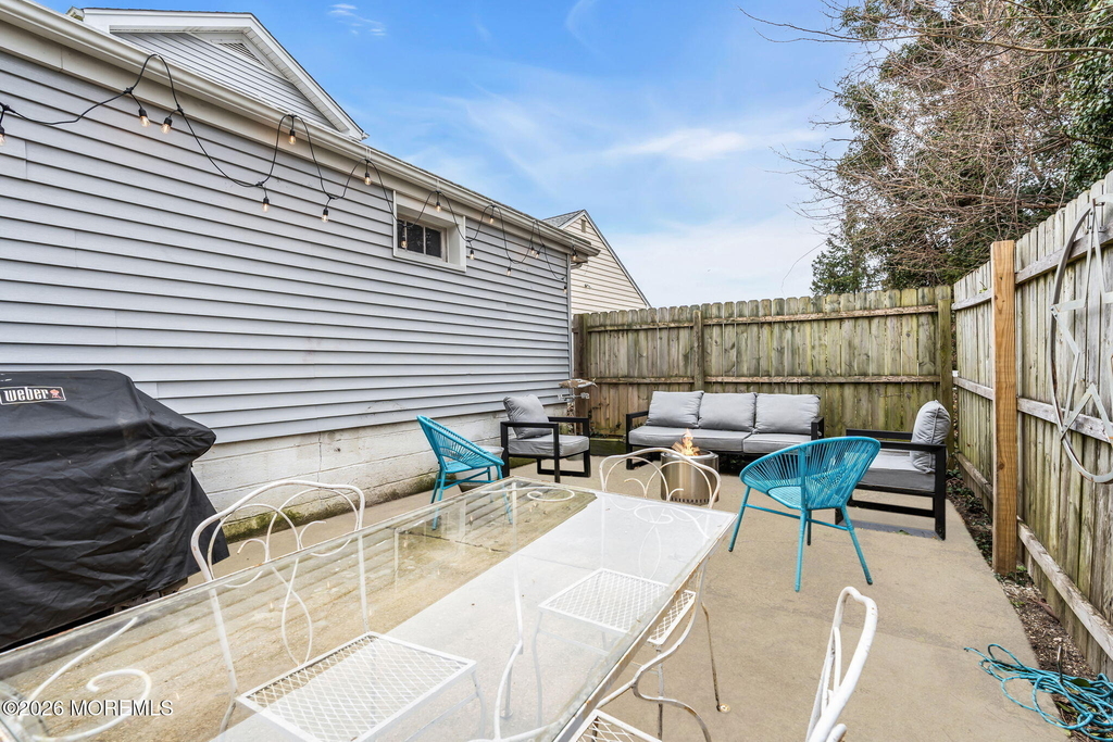 1227 Bay Avenue - Photo 27