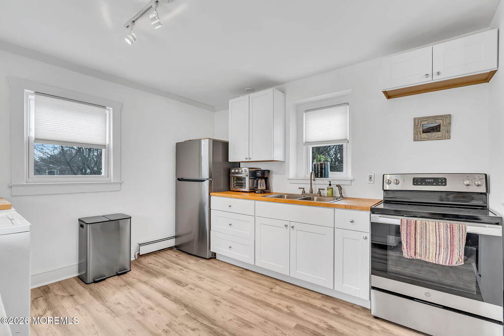 1227 Bay Avenue - Photo 6