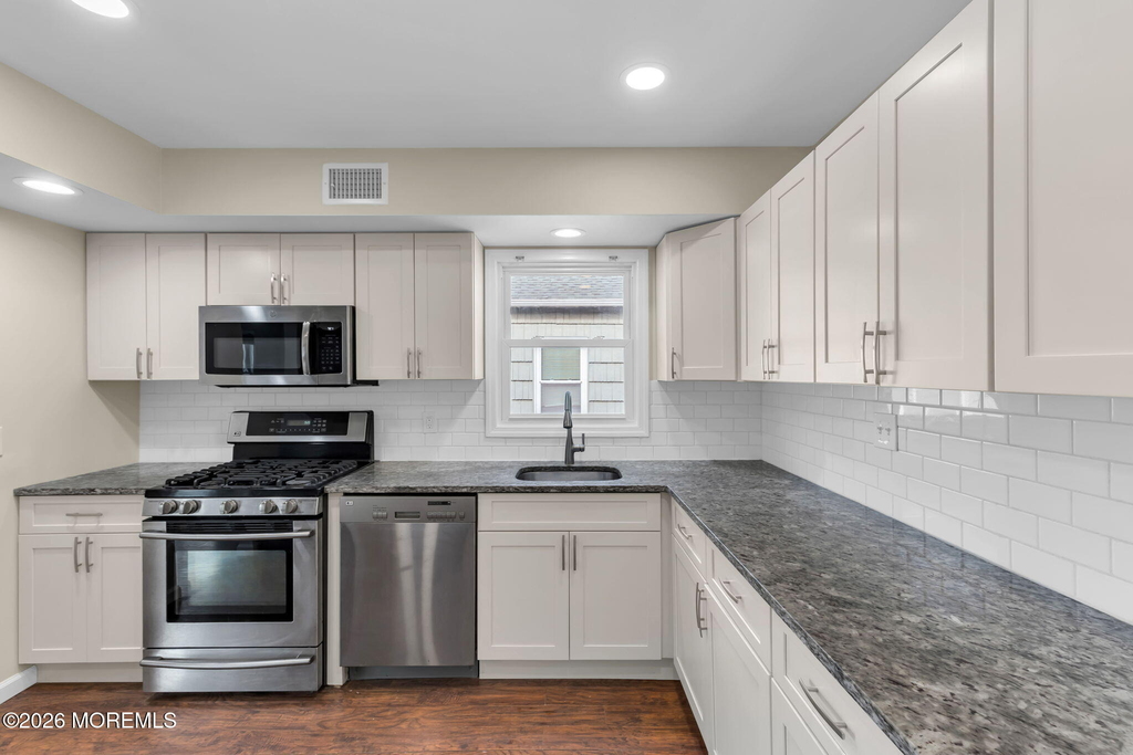 404 9th Avenue - Photo 9