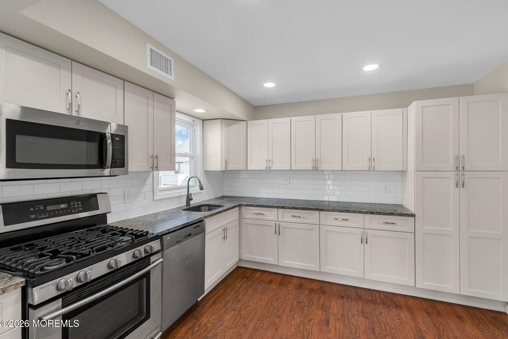 404 9th Avenue - Photo 8