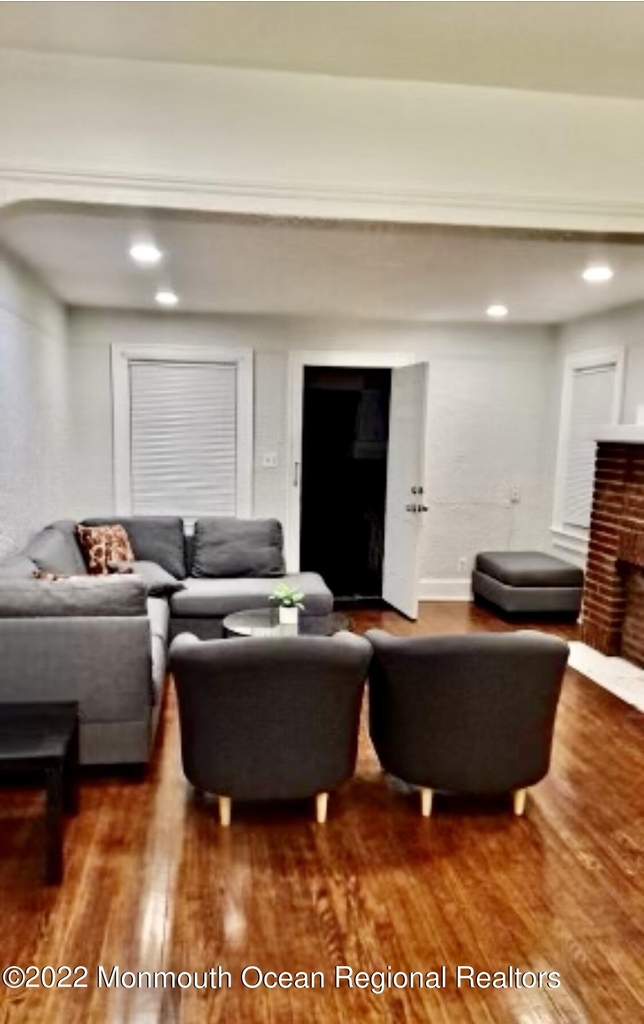 127 Phillips Avenue - Photo 1