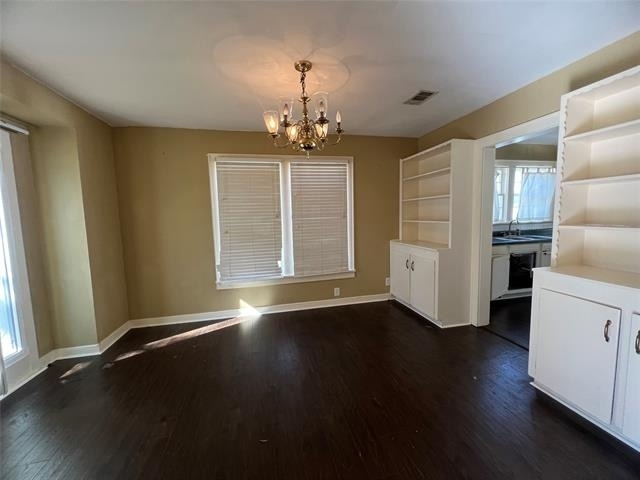 642 Robinson Place - Photo 3