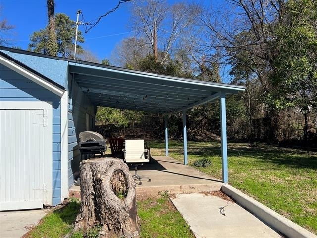 642 Robinson Place - Photo 10