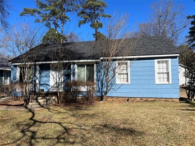 642 Robinson Place - Photo 0