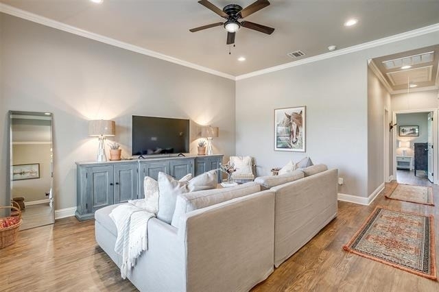 2700 James - Photo 3