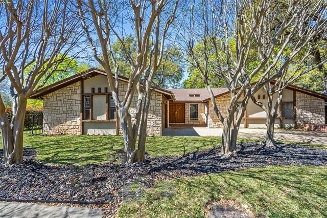15721 Mapleview Circle - Photo 1