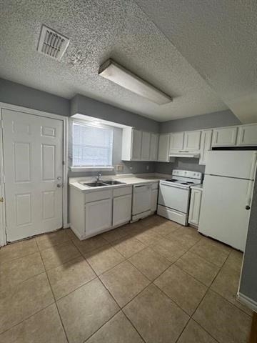 2822 Wimbledon Court - Photo 3