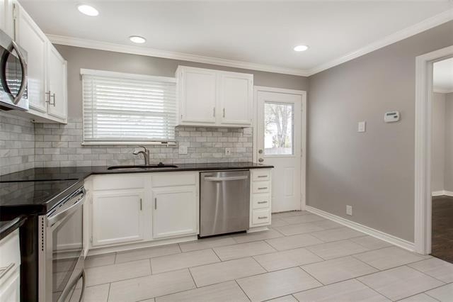 570 Bondstone Drive - Photo 6