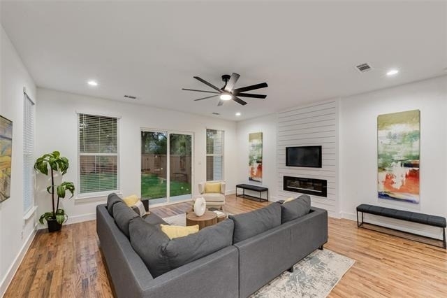 219 W Yarmouth Street - Photo 8